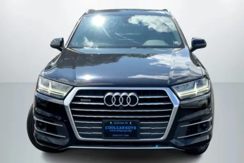 Another view of 2017 Audi Q7 3.0T Premium Plus Sport Utility 4D for sale in Janesville, WI at Cool Car Guys