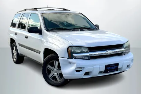 Photos of 2004 Chevrolet Trailblazer LS Sport Utility 4D for sale in Janesville, WI at Cool Car Guys