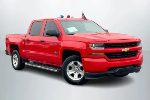 Photos of 2018 Chevrolet Silverado 1500 Crew Cab Custom Pickup 4D 5 3/4 ft for sale in Janesville, WI at Cool Car Guys