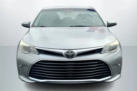 Another view of 2018 Toyota Avalon XLE Sedan 4D for sale in Janesville, WI at Cool Car Guys