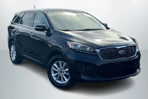 Photos of 2019 Kia Sorento LX Sport Utility 4D for sale in Janesville, WI at Cool Car Guys
