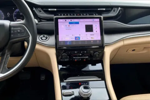 More photos of 2022 Jeep Grand Cherokee All New Limited Sport Utility 4D at Cool Car Guys, WI
