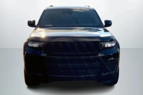 Another view of 2023 Jeep Grand Cherokee L Altitude Sport Utility 4D for sale in Janesville, WI at Cool Car Guys