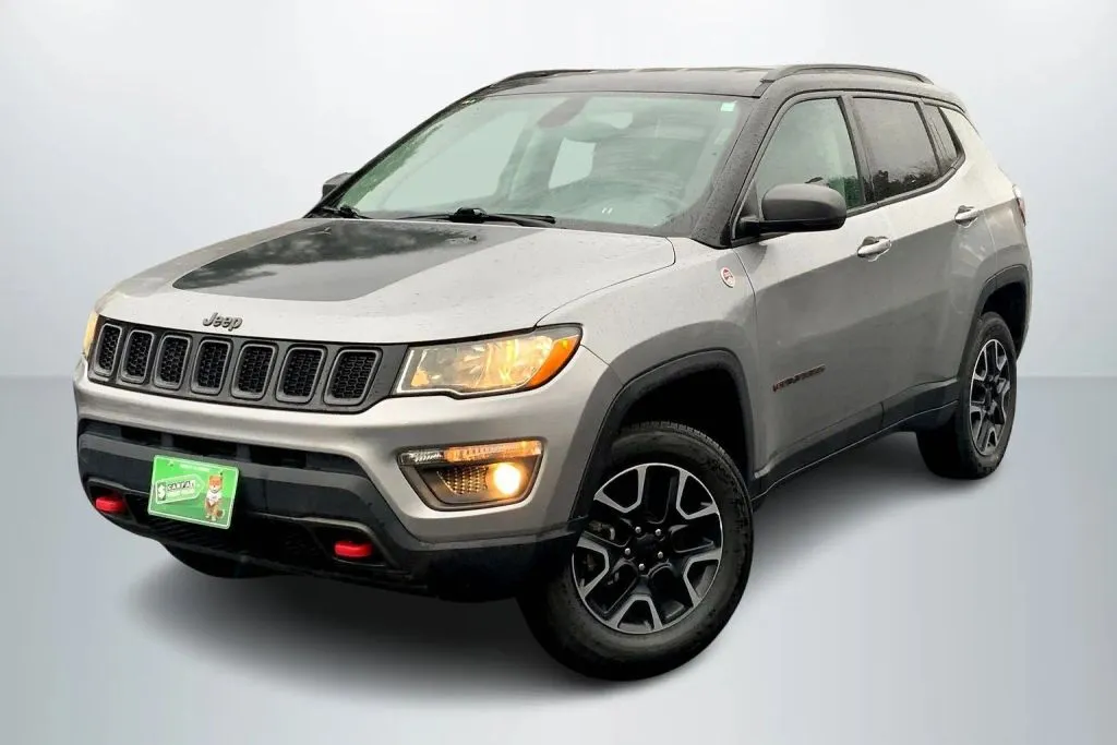 Silver 2019 Jeep Compass Trailhawk Sport Utility 4D for sale in Janesville, WI