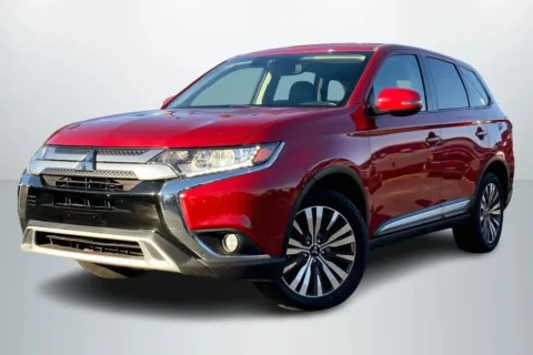 Red 2020 Mitsubishi Outlander SE Sport Utility 4D for sale in Janesville, WI