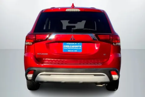 More photos of 2020 Mitsubishi Outlander SE Sport Utility 4D at Cool Car Guys, WI