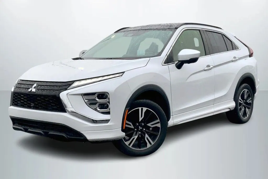2023 Mitsubishi Eclipse Cross SEL's photo