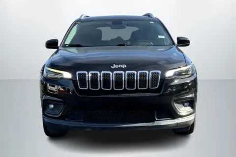 Another view of 2019 Jeep Cherokee Latitude Sport Utility 4D for sale in Janesville, WI at Cool Car Guys