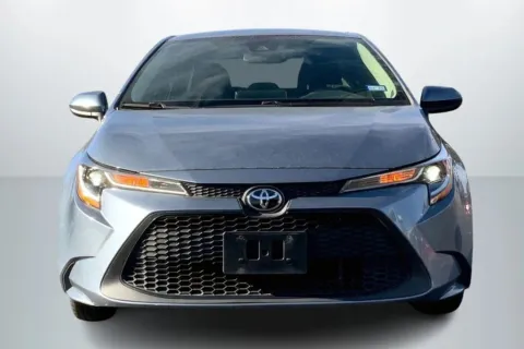 Another view of 2020 Toyota Corolla LE Sedan 4D for sale in Janesville, WI at Cool Car Guys