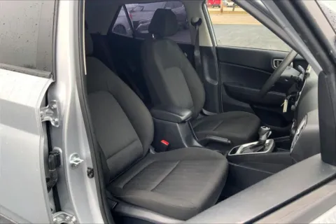 More photos of 2023 Hyundai Venue SE Sport Utility 4D at Cool Car Guys, WI