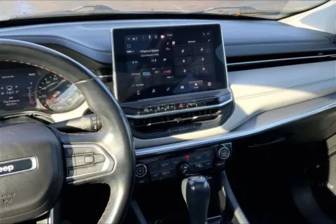 More photos of 2022 Jeep Compass Limited Sport Utility 4D at Cool Car Guys, WI