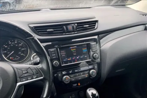 More photos of 2021 Nissan Rogue Sport SV Sport Utility 4D at Cool Car Guys, WI