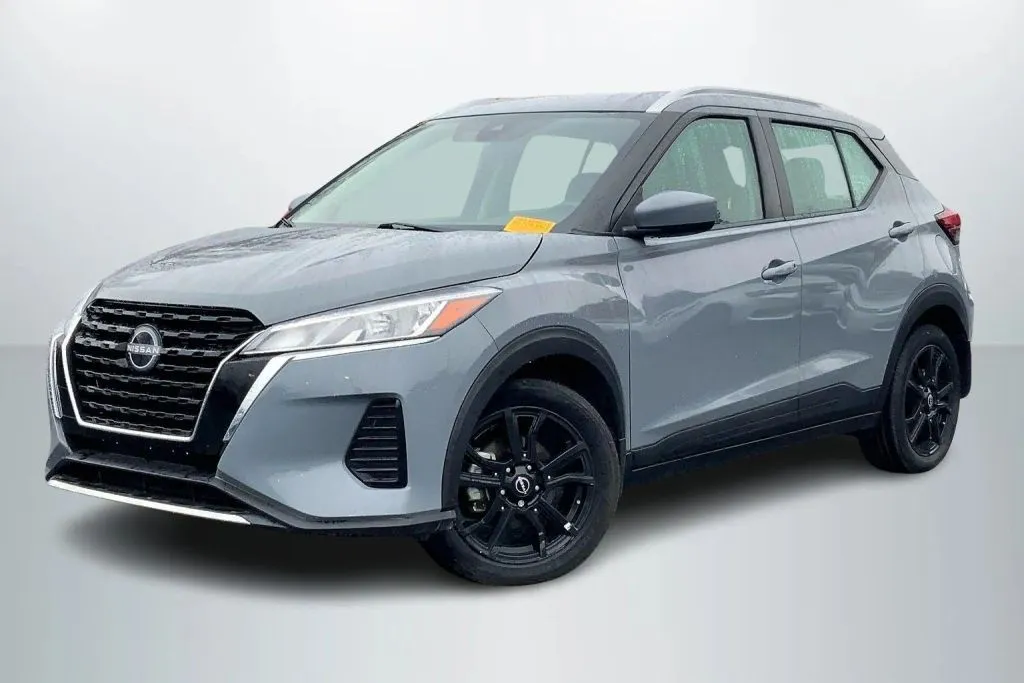2022 Nissan Kicks SV