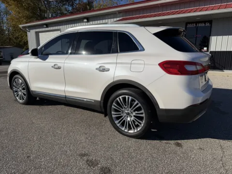 Another view of 2017 Lincoln MKX Reserve for sale in Bedford, IN at B&B Cars Inc.