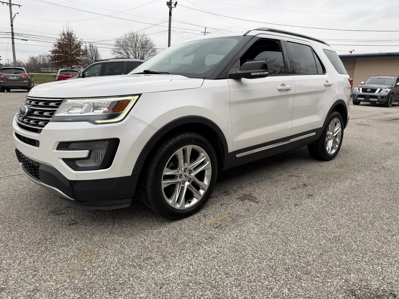 White 2017 Ford Explorer XLT for sale in Bedford, IN