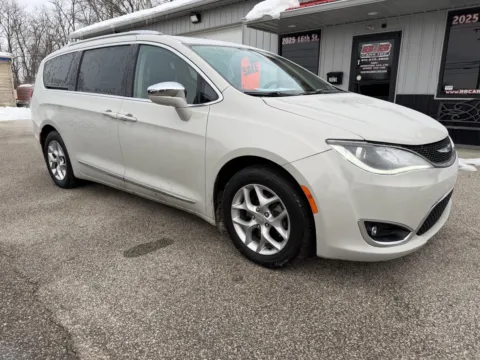 Another view of 2019 Chrysler Pacifica Limited for sale in Bedford, IN at B&B Cars Inc.