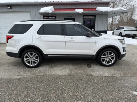 More photos of 2017 Ford Explorer XLT at B&B Cars Inc., IN
