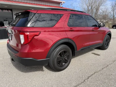 More photos of 2021 Ford Explorer XLT at B&B Cars Inc., IN