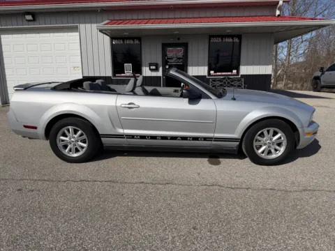 More photos of 2007 Ford Mustang V6 Deluxe at B&B Cars Inc., IN