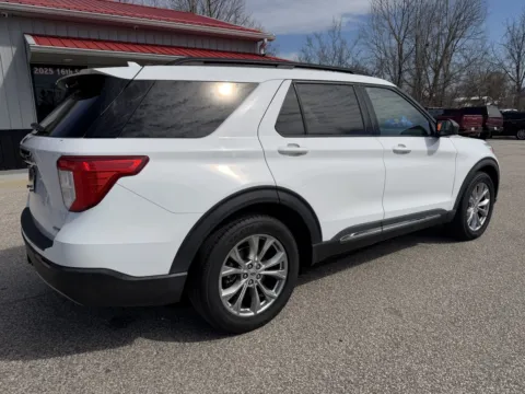 More photos of 2020 Ford Explorer XLT at B&B Cars Inc., IN