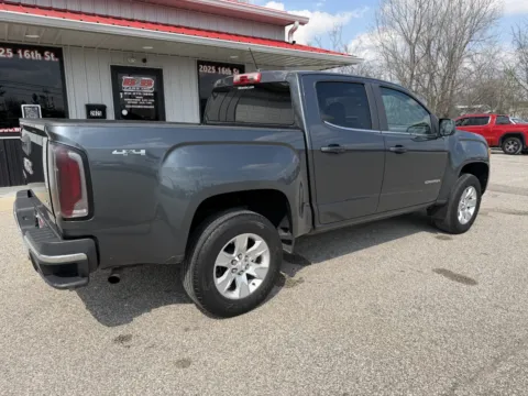 More photos of 2015 GMC Canyon SLE at B&B Cars Inc., IN