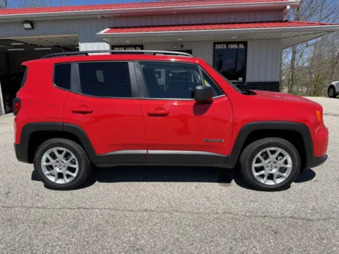 More photos of 2022 Jeep Renegade Latitude at B&B Cars Inc., IN