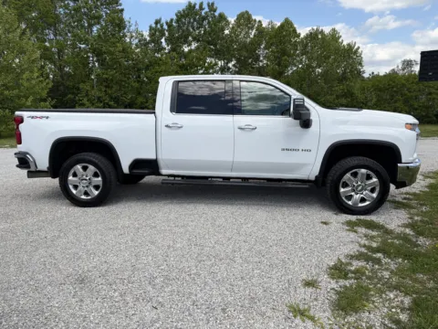More photos of 2020 Chevrolet Silverado 3500HD LTZ at B&B Cars Inc., IN