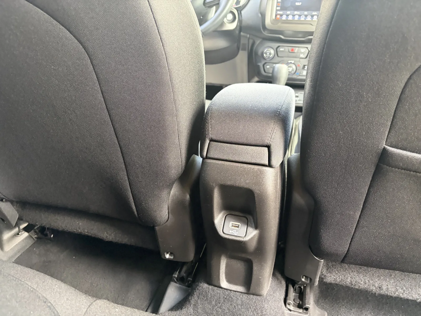 2021 Jeep Renegade Latitude - Photo 18