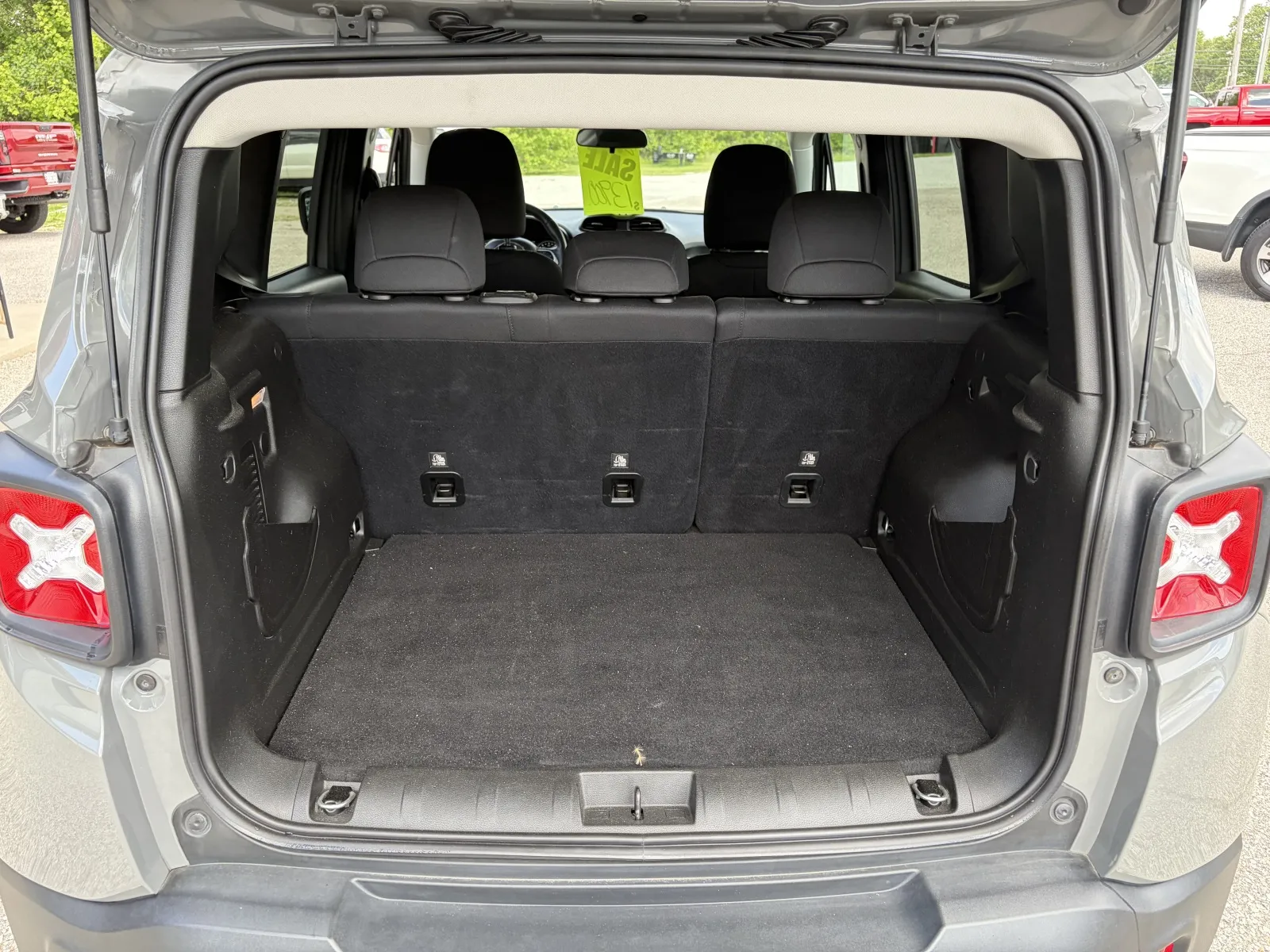2021 Jeep Renegade Latitude - Photo 9