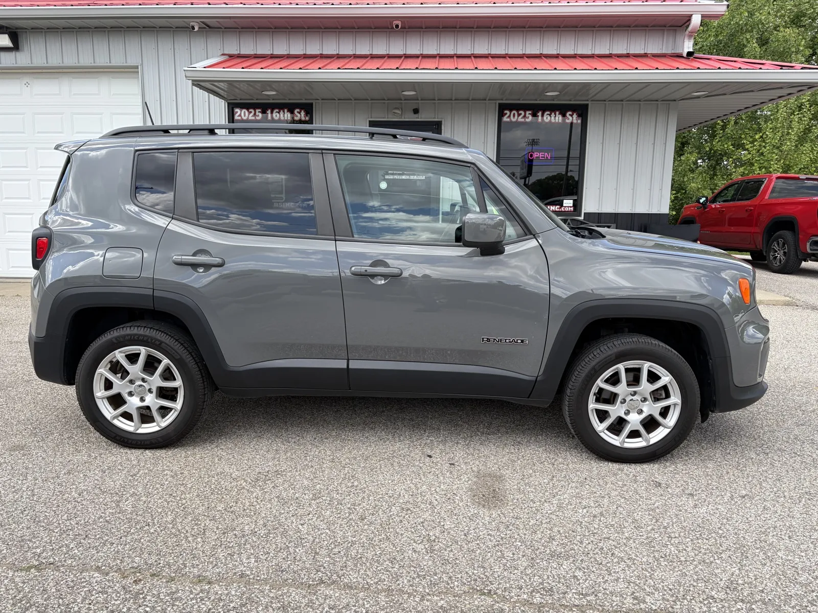 2021 Jeep Renegade Latitude - Photo 4