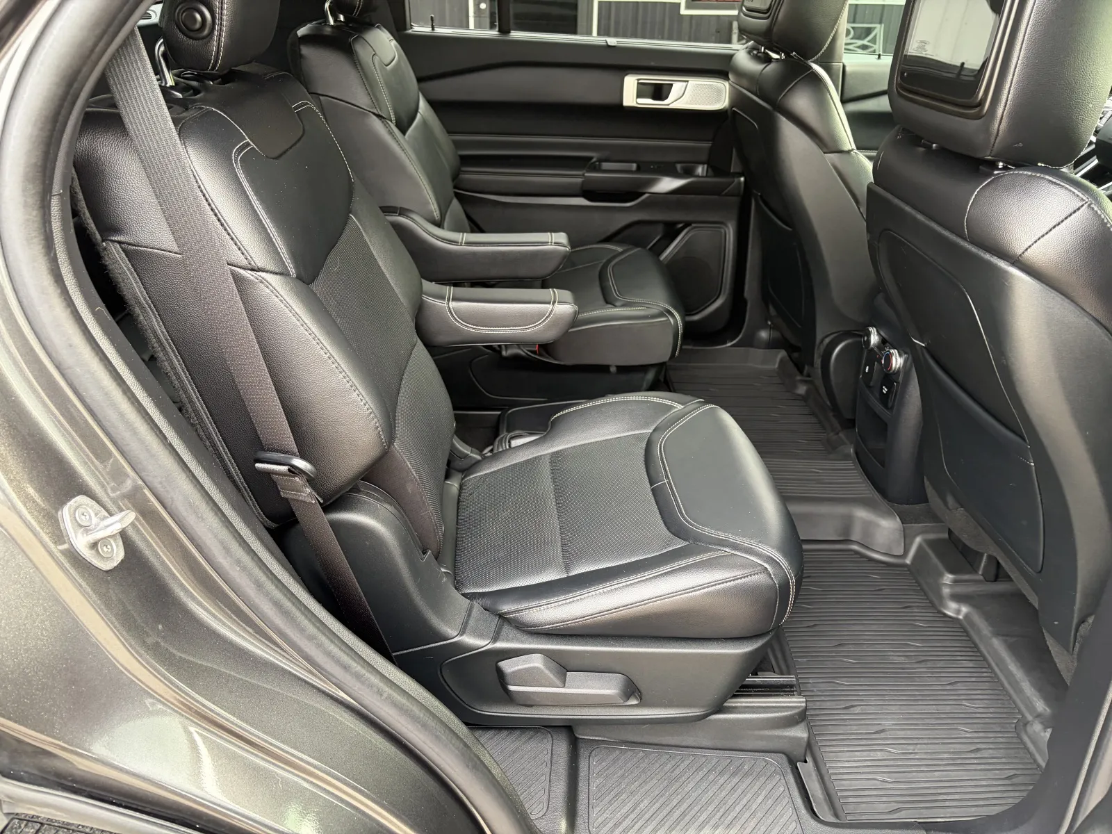 2020 Ford Explorer ST - Photo 14