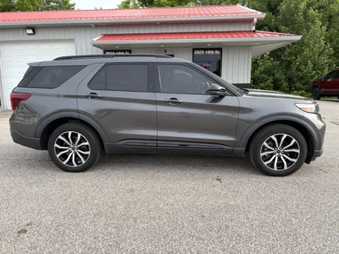 More photos of 2020 Ford Explorer ST at B&B Cars Inc., IN