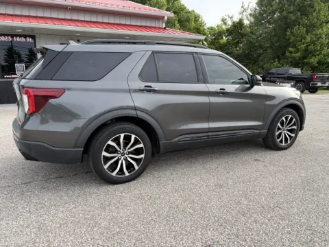 More photos of 2020 Ford Explorer ST at B&B Cars Inc., IN