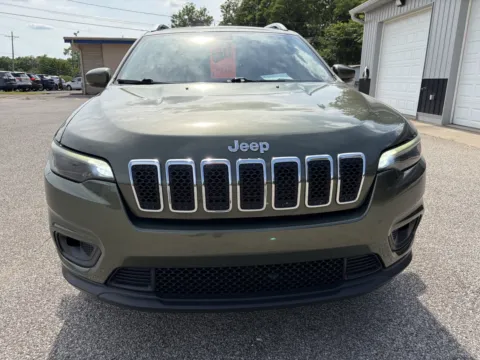 Photos of 2019 Jeep Cherokee Latitude Plus for sale in Bedford, IN at B&B Cars Inc.