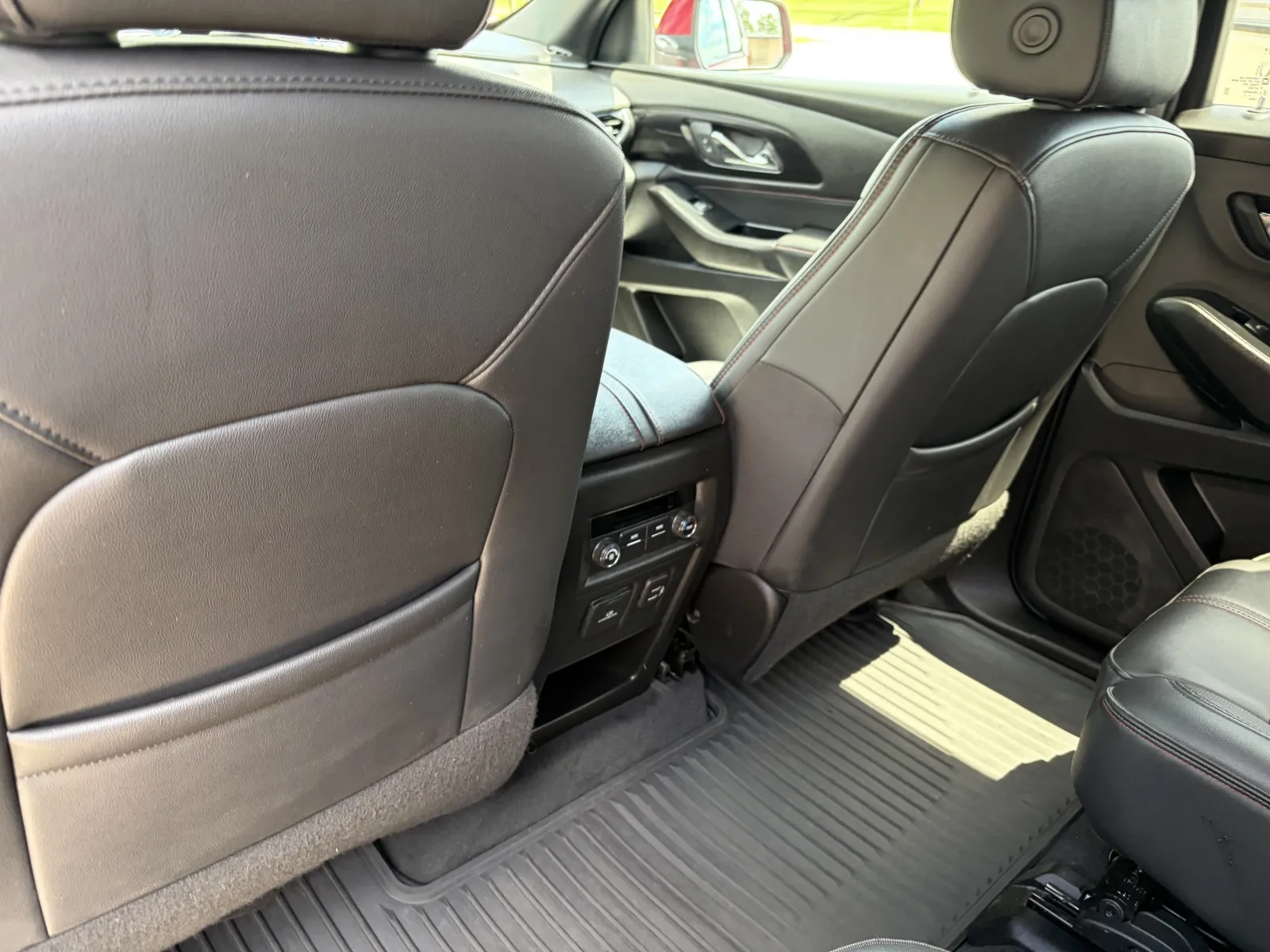 2023 Chevrolet Traverse RS - Photo 30