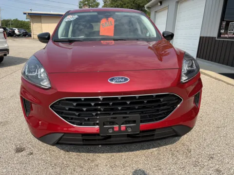 Photos of 2021 Ford Escape SE for sale in Bedford, IN at B&B Cars Inc.