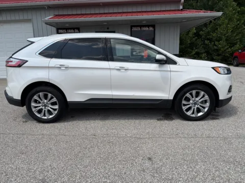 More photos of 2019 Ford Edge Titanium at B&B Cars Inc., IN