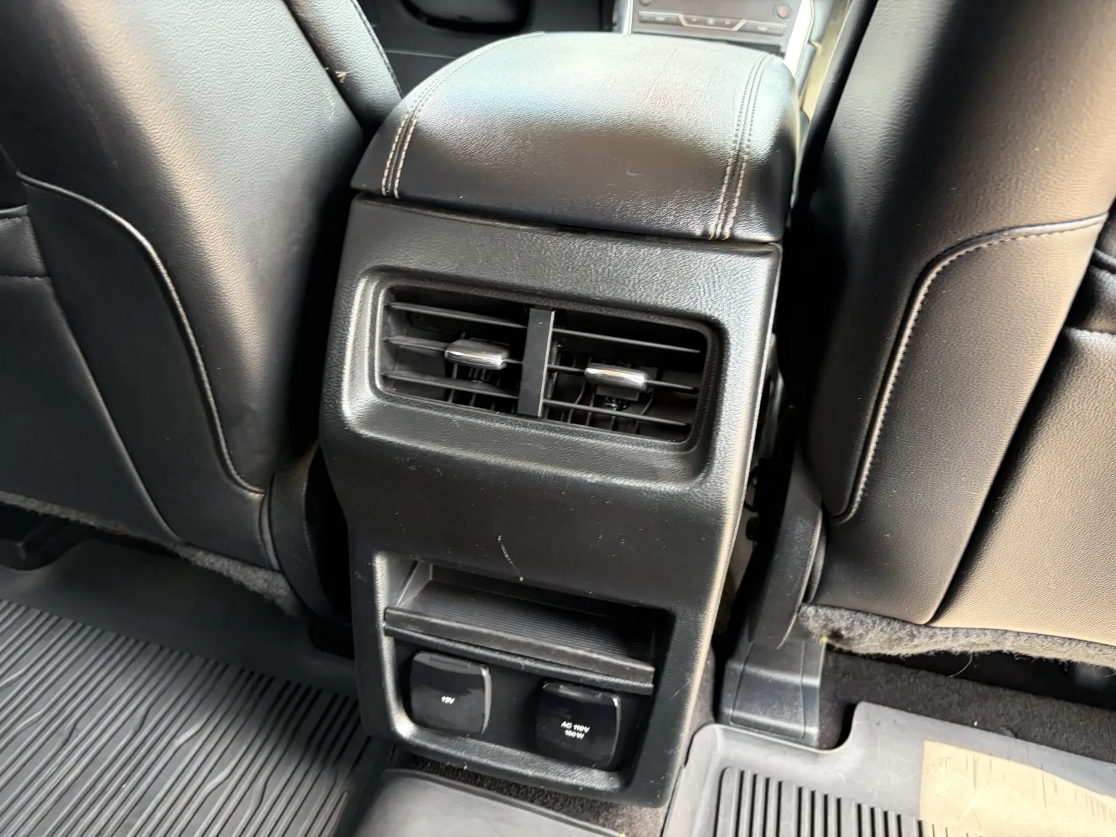 2019 Ford Edge Titanium - Photo 18