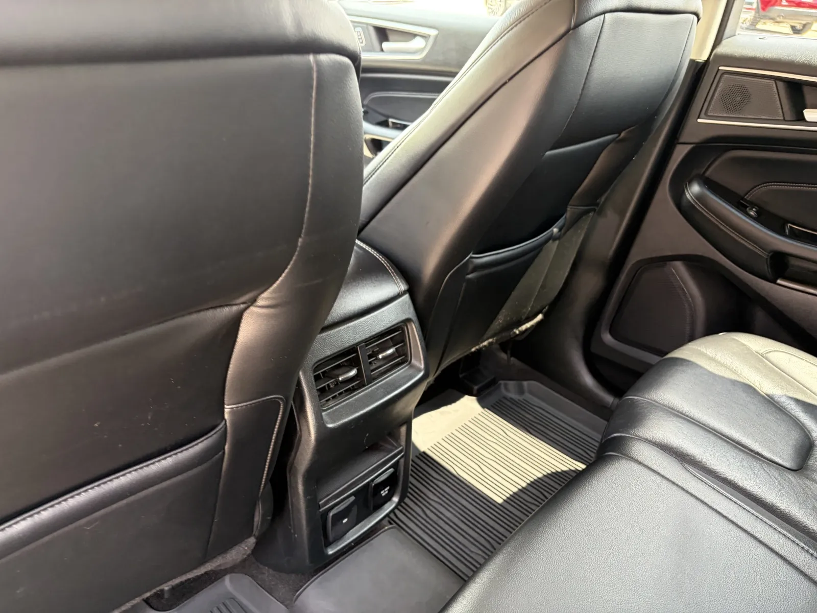2019 Ford Edge Titanium - Photo 29