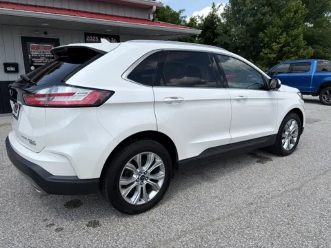 More photos of 2019 Ford Edge Titanium at B&B Cars Inc., IN