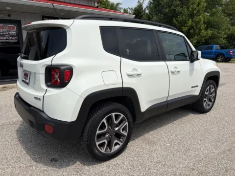 More photos of 2016 Jeep Renegade Latitude at B&B Cars Inc., IN