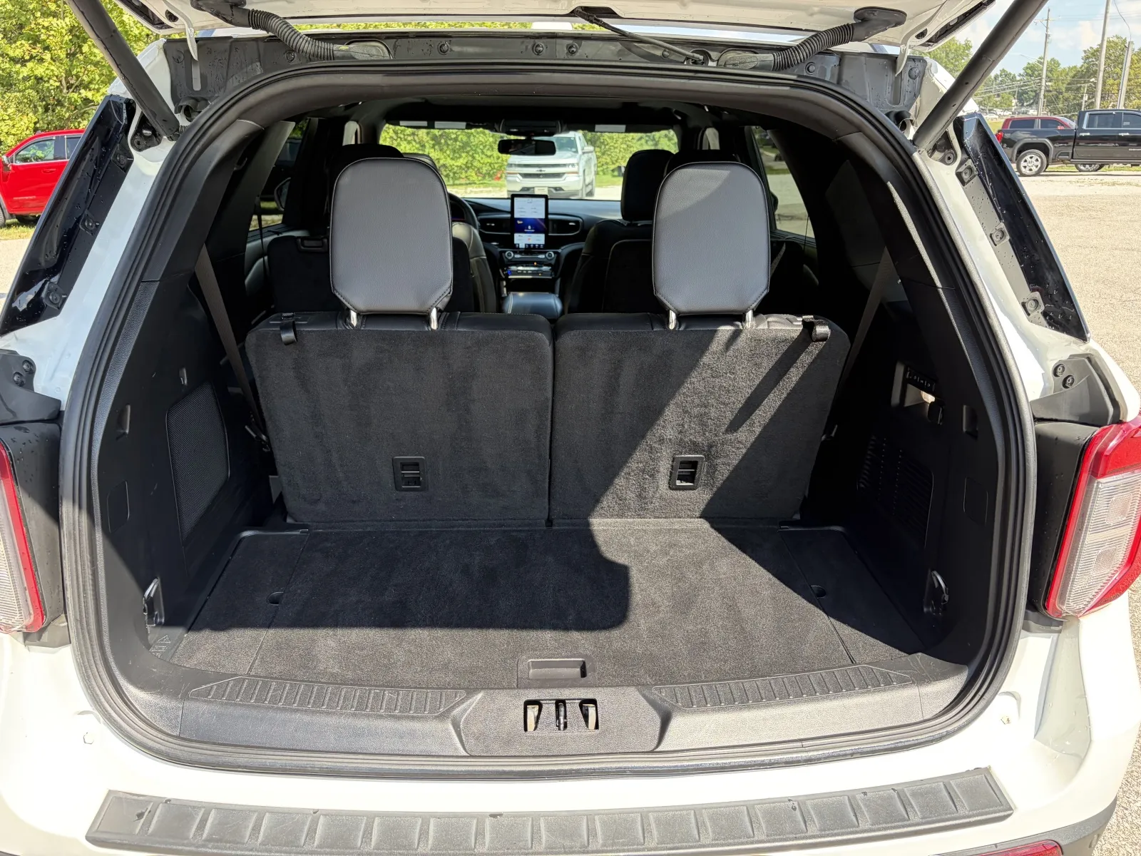 2023 Ford Explorer ST - Photo 9