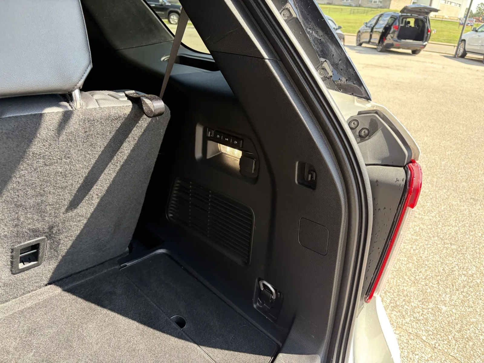 2023 Ford Explorer ST - Photo 11
