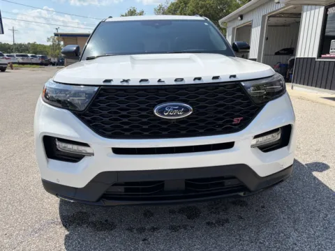 Photos of 2023 Ford Explorer ST for sale in Bedford, IN at B&B Cars Inc.