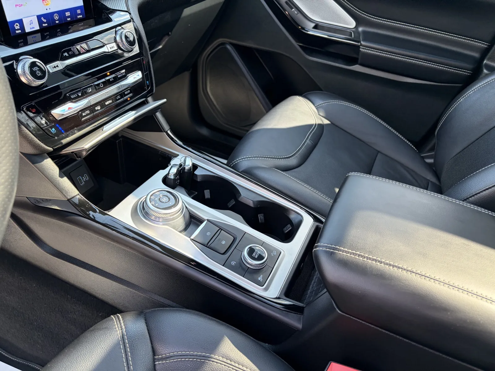 2023 Ford Explorer ST - Photo 45