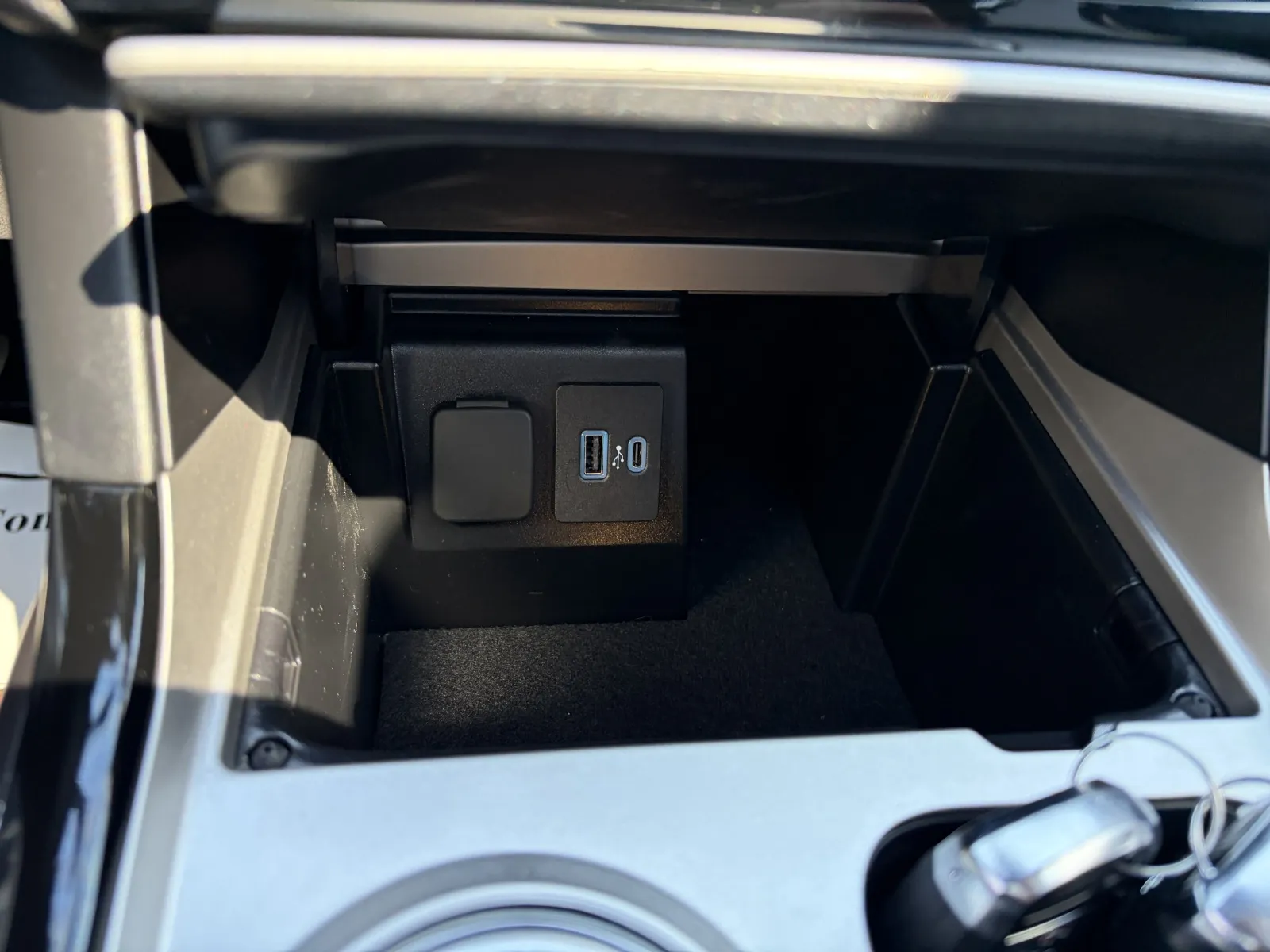 2023 Ford Explorer ST - Photo 47