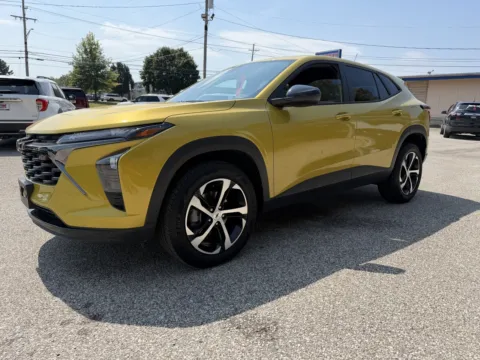 Yellow 2024 Chevrolet Trax RS for sale in Bedford, IN
