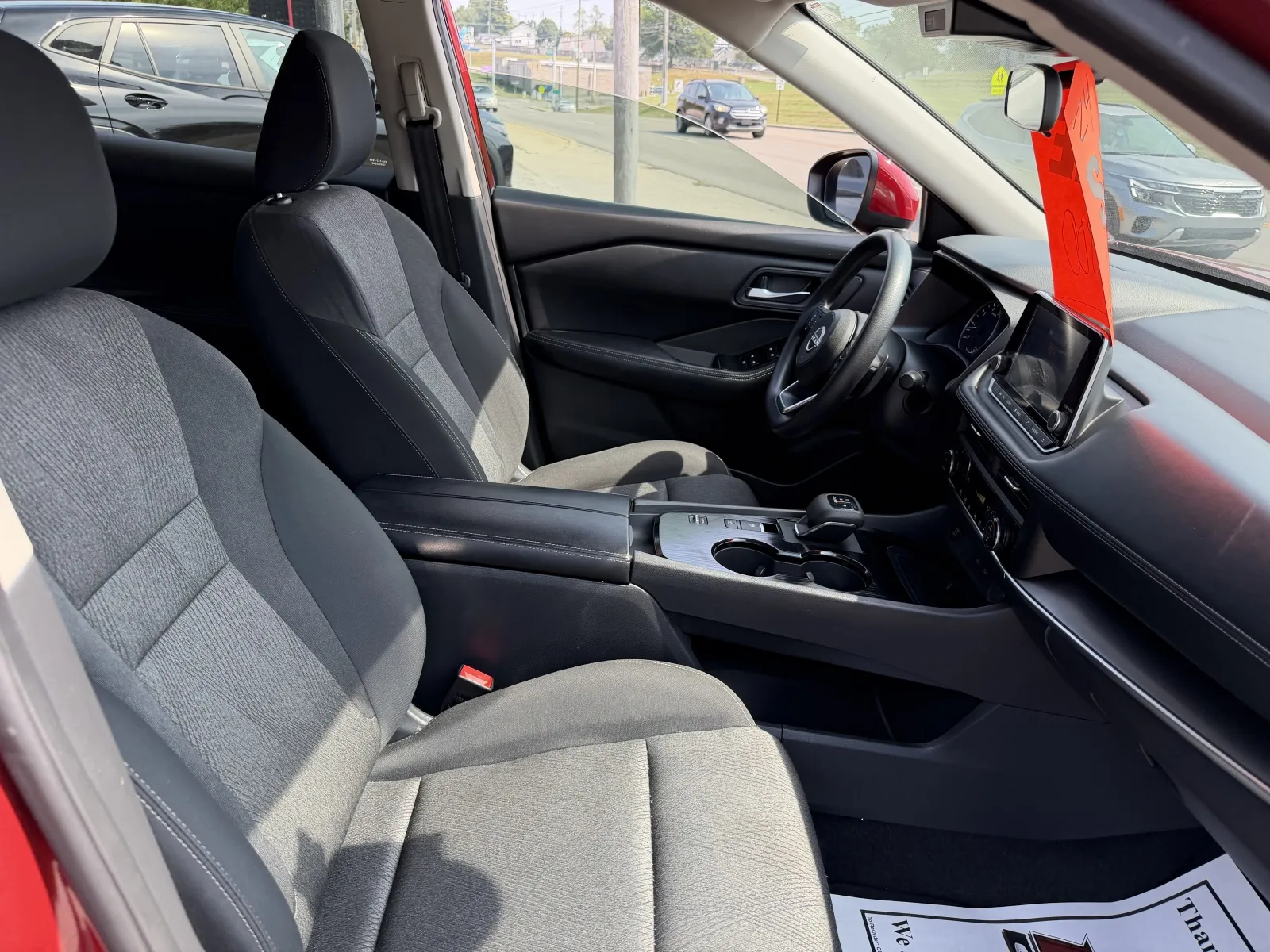 2024 Nissan Rogue SV - Photo 21