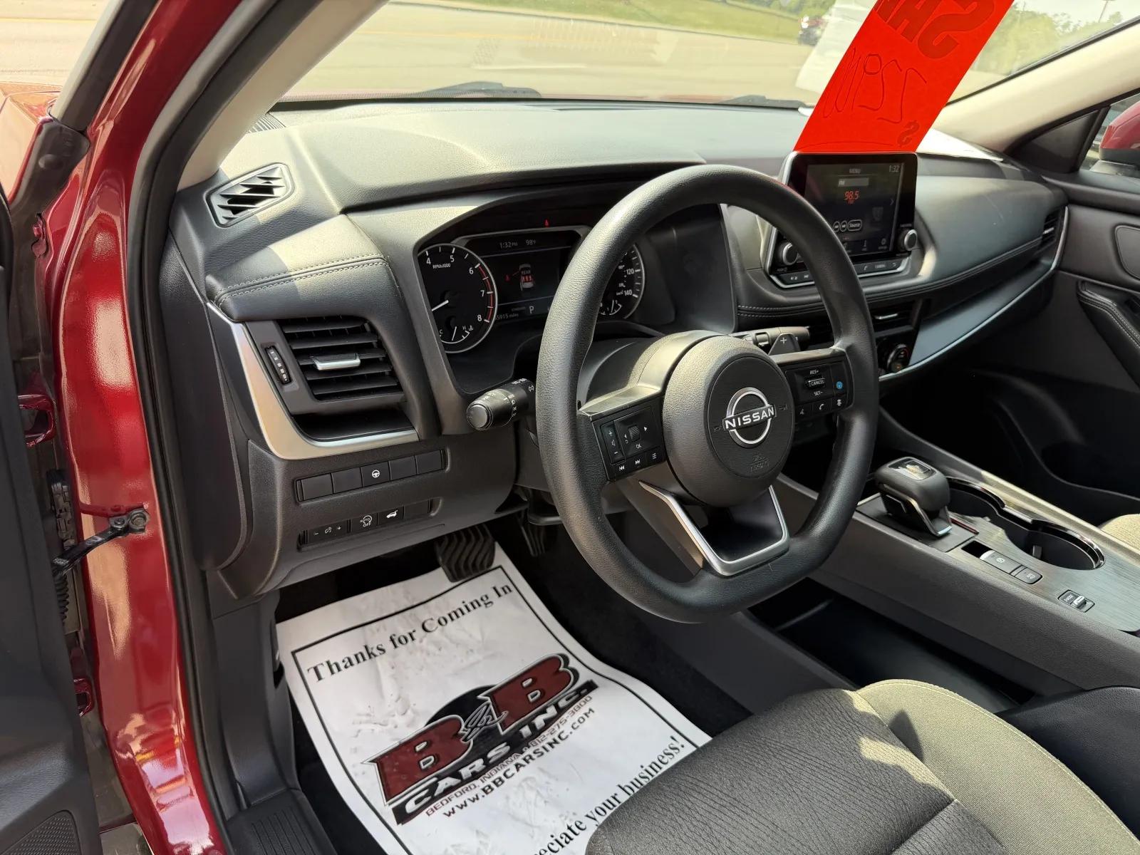 2024 Nissan Rogue SV - Photo 32