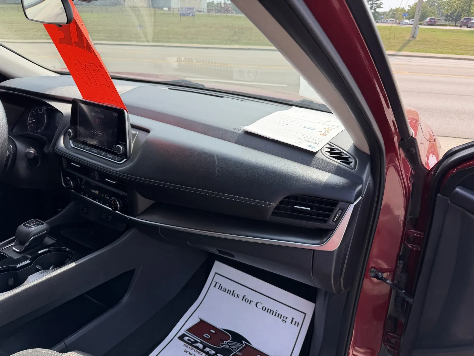 2024 Nissan Rogue SV - Photo 23